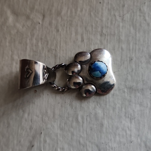 Adorable NWOT Golden Hills Turquoise Dog Paw Pendant πβ₯οΈ πΎ - Picture 10 of 10